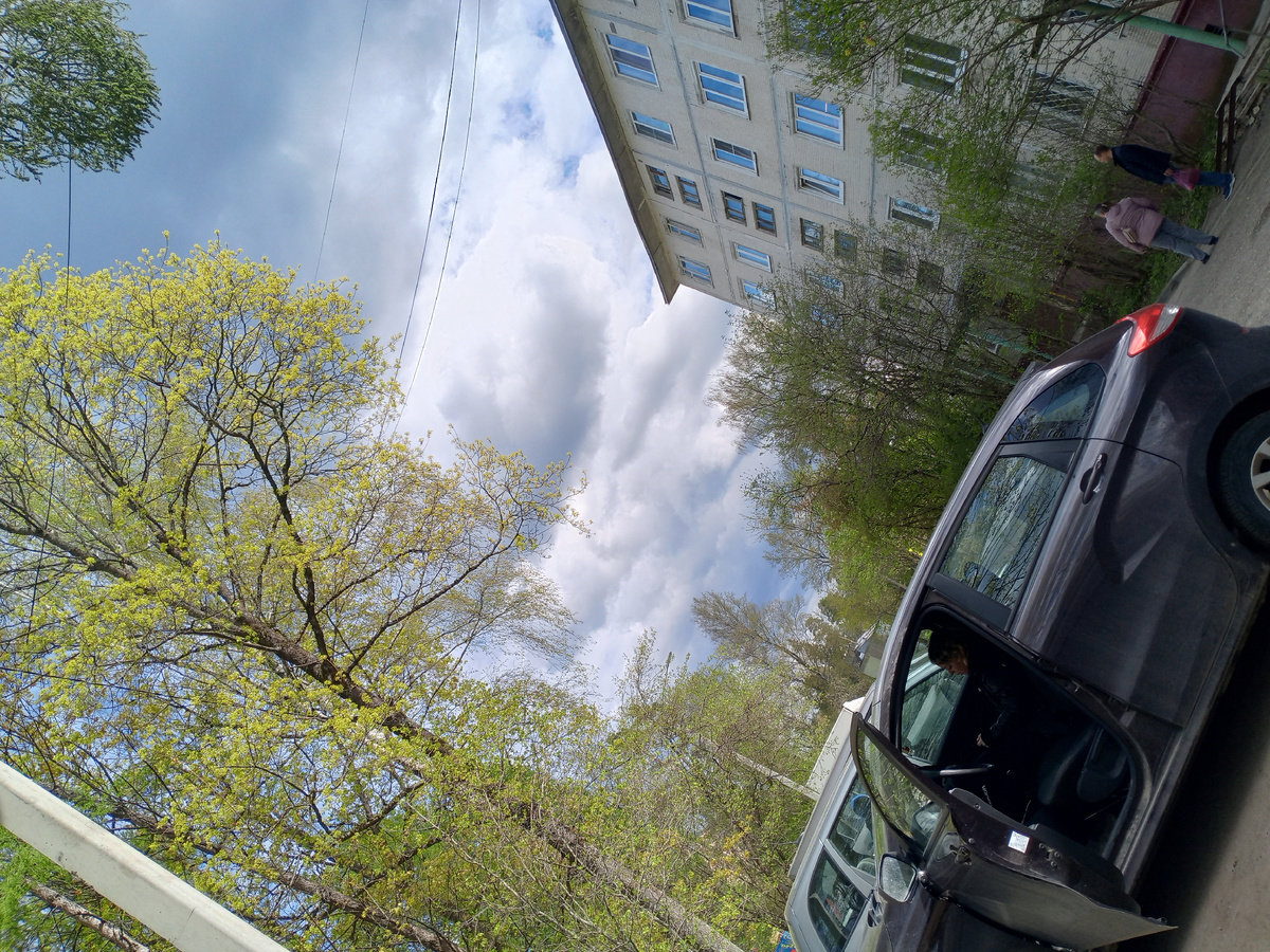 Наша просторная парковка! Всё никак не нарадуюсь))