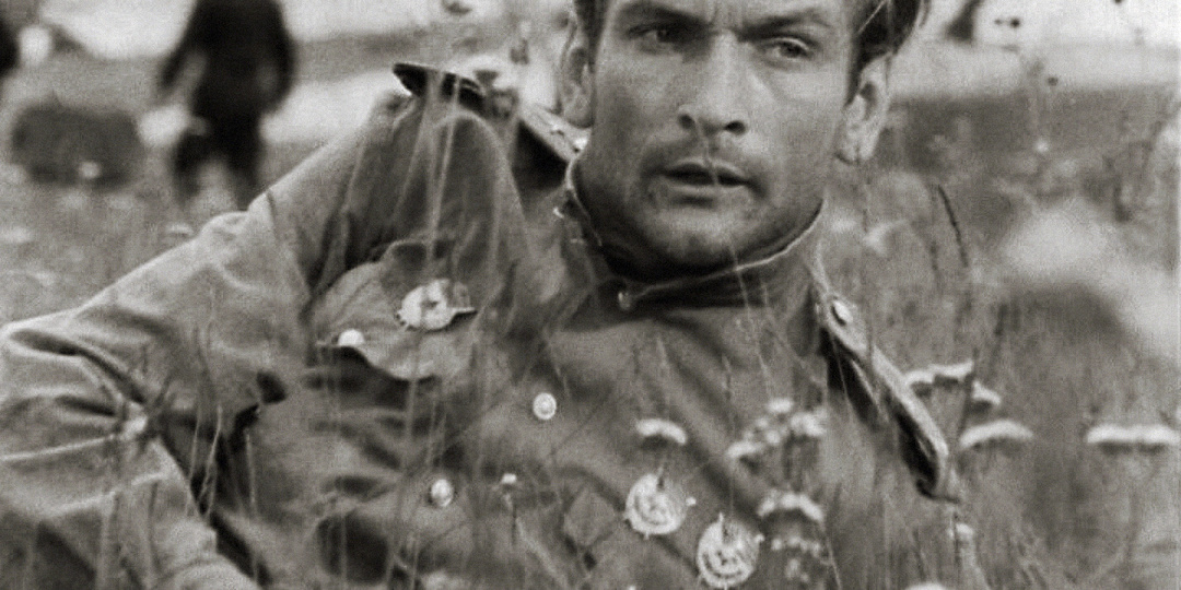 Что сломило боевой дух Сергея Скворцова в фильме "В бой идут одни "старики"? И как Скворцов смог оправиться после пережитого ужаса?