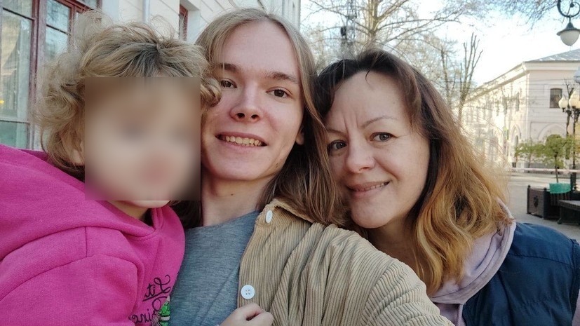 «Русских вырезали целыми семьями». Десять лет семья из Узбекистана обивает пороги МФЦ. Не могут получить гражданство РФ