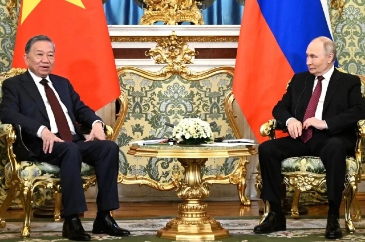    Путин и генсек ЦК Компартии Вьетнама приняли совместную декларацию