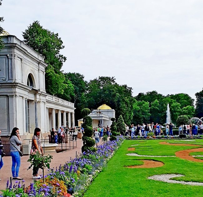 Вид со стороны западной Воронихинской колоннады на восточную /фото из личного архива, 2020/