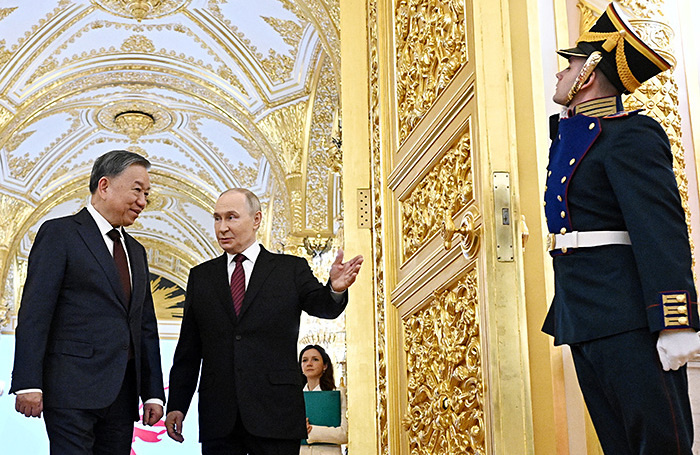    То Лам и Владимир Путин.Сергей Бобылев/Фотохост-агентство РИА Новости