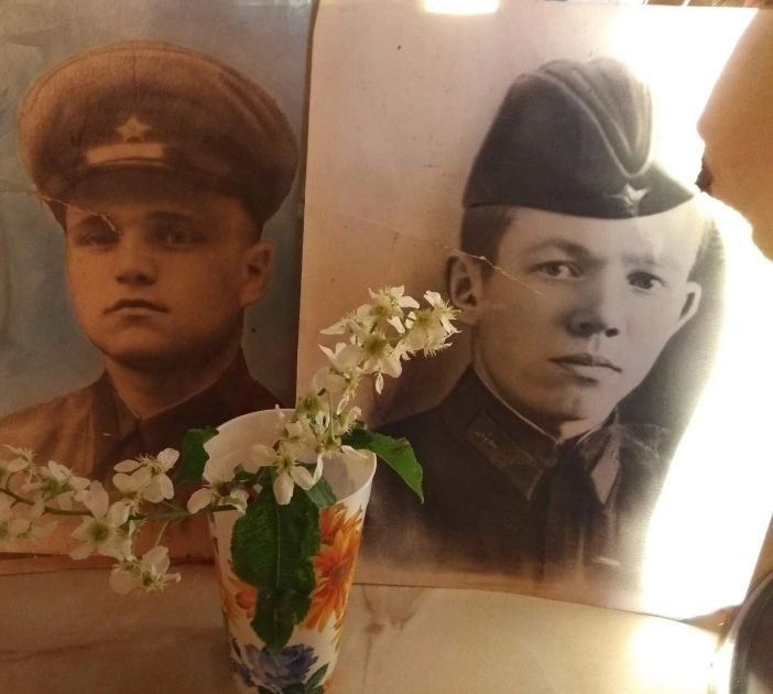 Мои дедушки. Слева мамин папа. Романов Сергей Иванович. Справа пропал без вести. Дмитрий Ланцов.(((