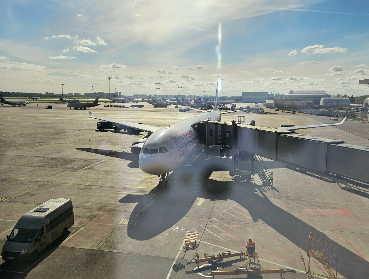 Самолет в Шереметьево, фото автора