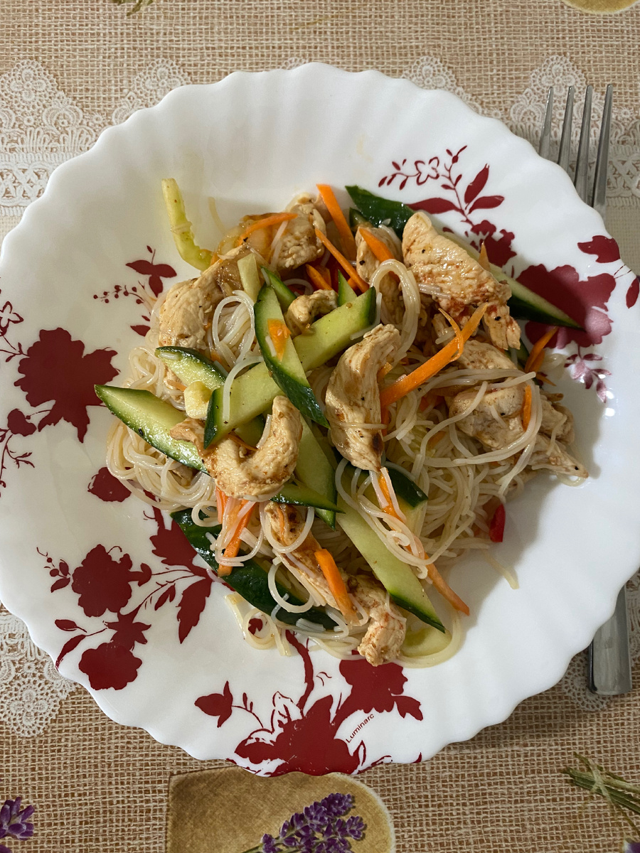 Завтрак в 10:00.