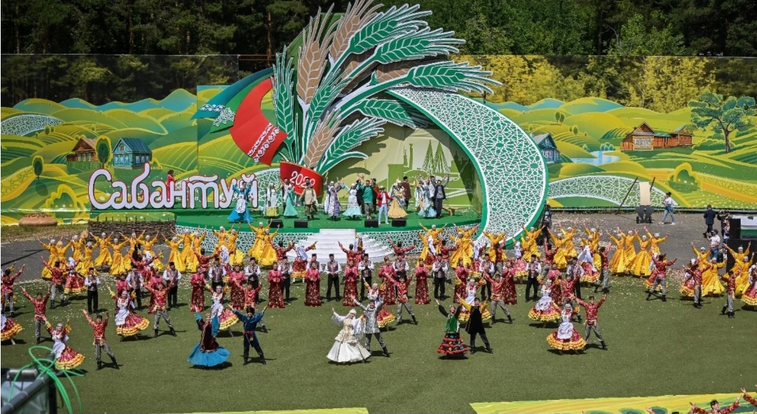 Эх вот это масштабы, вот это я понимаю где всем нужно бывать и даже из других городов приезжать и не пропускать такие мероприятия значимые и символические💃✨️🌟