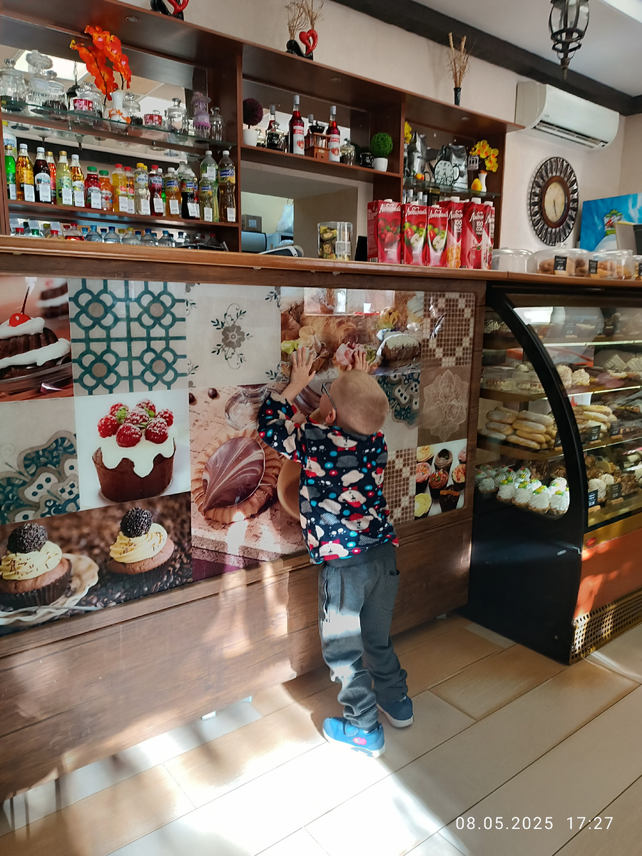 Иногда плохо быть маленьким.