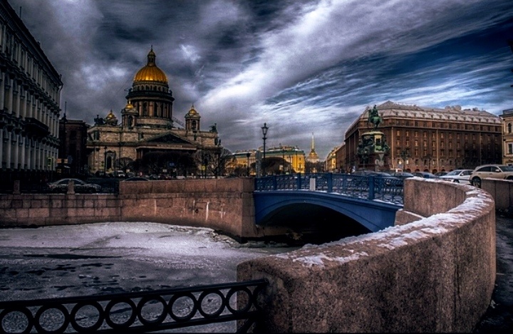 Исаакиевская площадь и набережная реки Мойки