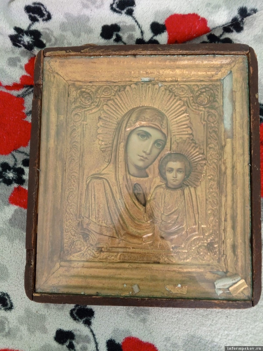 Древнюю икону Казанской Божией Матери вернули на родную Псковскую землю. Фото здесь и далее: газета «Призыв»