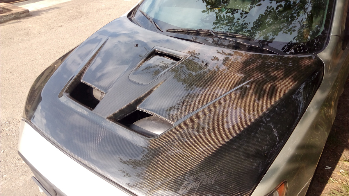 Карбоновый капот — это не только стильно, но и легче штатного. Сделать его самому реально!