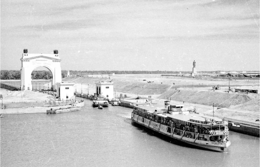 Фото из интернета , Первые годы после пуска канала