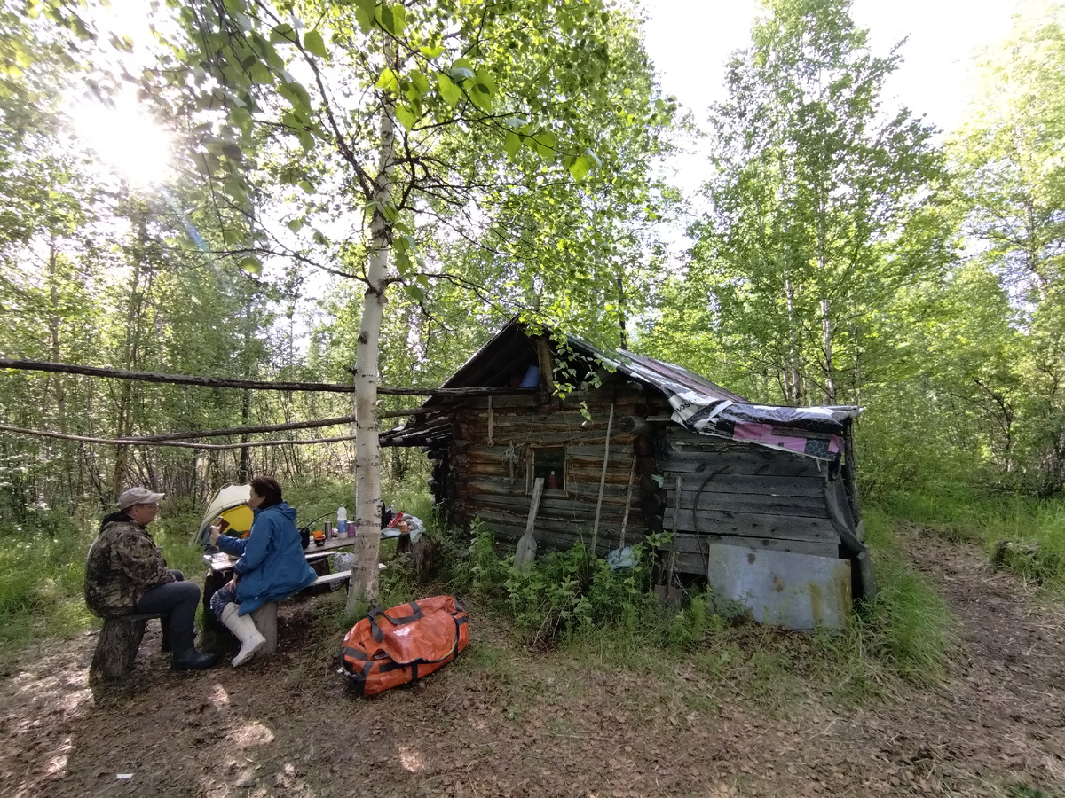 Зимовье в котором проводим днёвку.