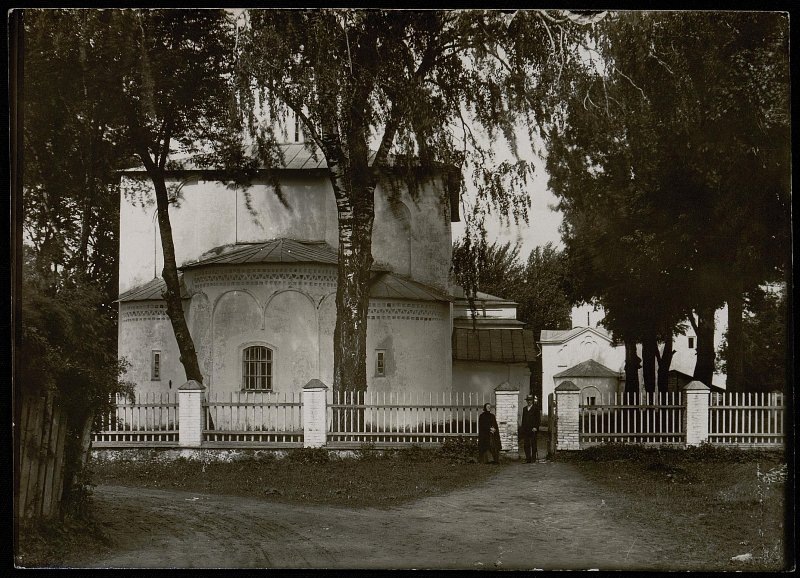 «В лето 6831. Приеха князь великий Георгий с Низу во Псков, и прияша его псковичи с честию от всего сердца. Toe же осени избиша немцы пскович на миру, и гостей во озере, и ловцов на Норове реце; а берег весь и городок Гдову, Череместь взяша; и послаша псковичи к Давыду князю в Литву, и Давыд князь приеха на сыропустной недели в четверток, а князь Георгий еще бяше в Пскове; и еха князь со псковичи за Нерову и плени землю немецкую до Колываня; а князь великий Георгий поеха изо Пскова в Новгород».