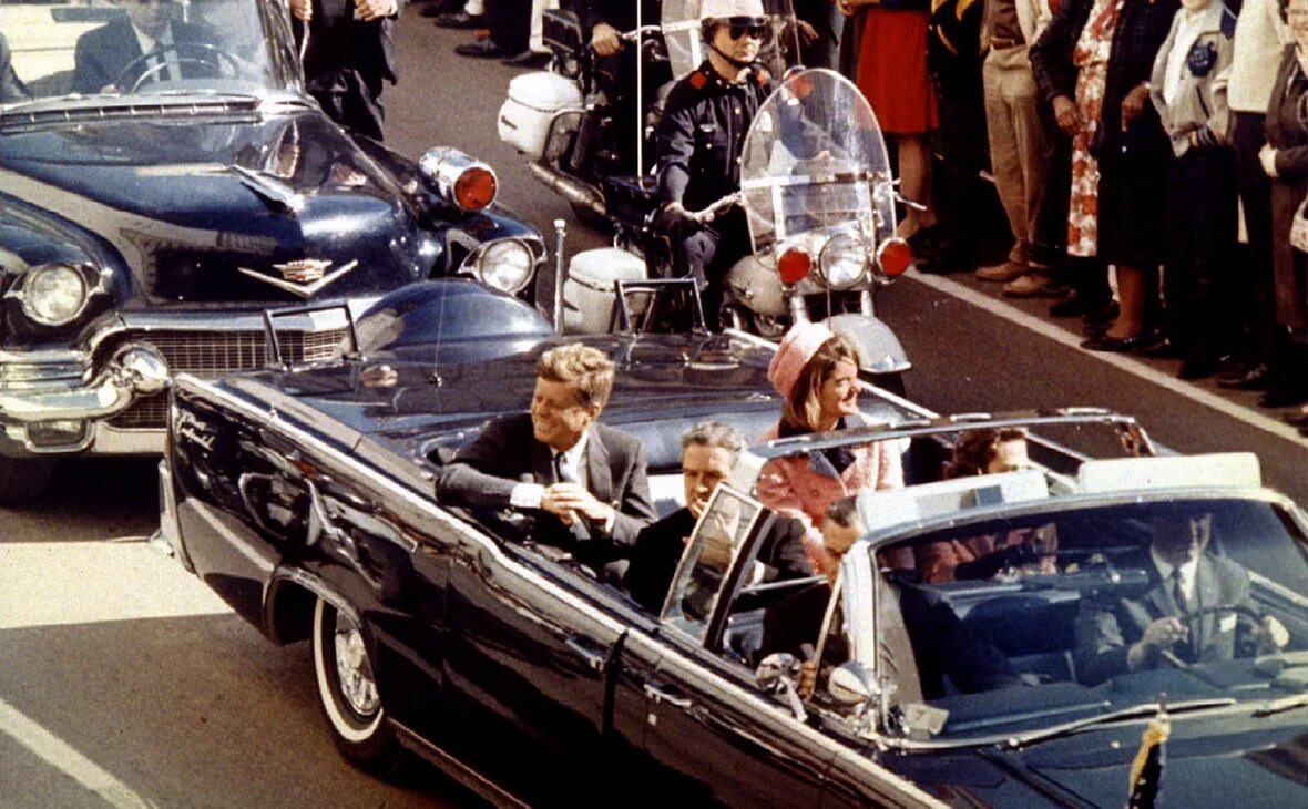 Фото Кеннеди за секунды до покушения