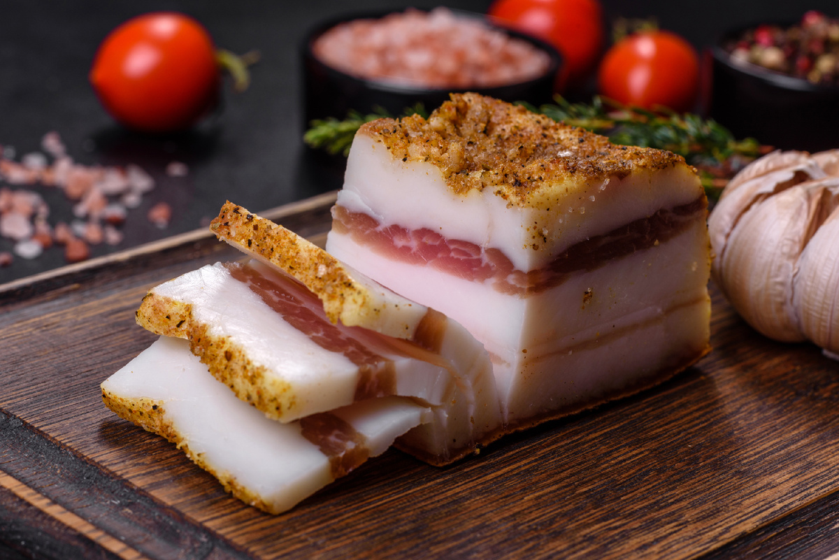 Мой отец отказался от статинов и перешёл на сало и сметану — и вот что стало с холестерином