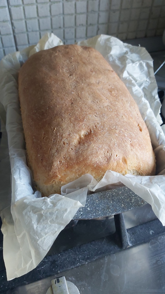 Классический белый хлеб. В нём нет масла. Для мужа. 