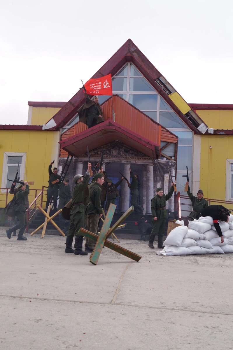 "Взяли рейхстаг"! Реконструкция боевых сцен. Фото Алеутский ЭКЦ. 