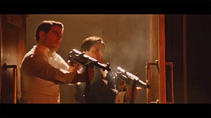    Вот так, руками двоих американских диверсантов еврейского и индусского происхождения, по версии Тарантино, и была завершена война. Русские? Нет, не слышали...//Кадр из фильма "Бесславные ублюдки" (2009, режиссёр Квентин Тарантино, The Weinstein Company)