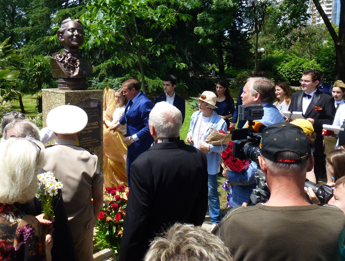 27 мая 2016 года. Торжественное открытие памятника Герою Советского Союза Евгении Жигуленко.