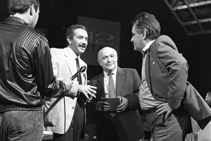 На съемках программы "12 этаж". Фото: РИА-Новости