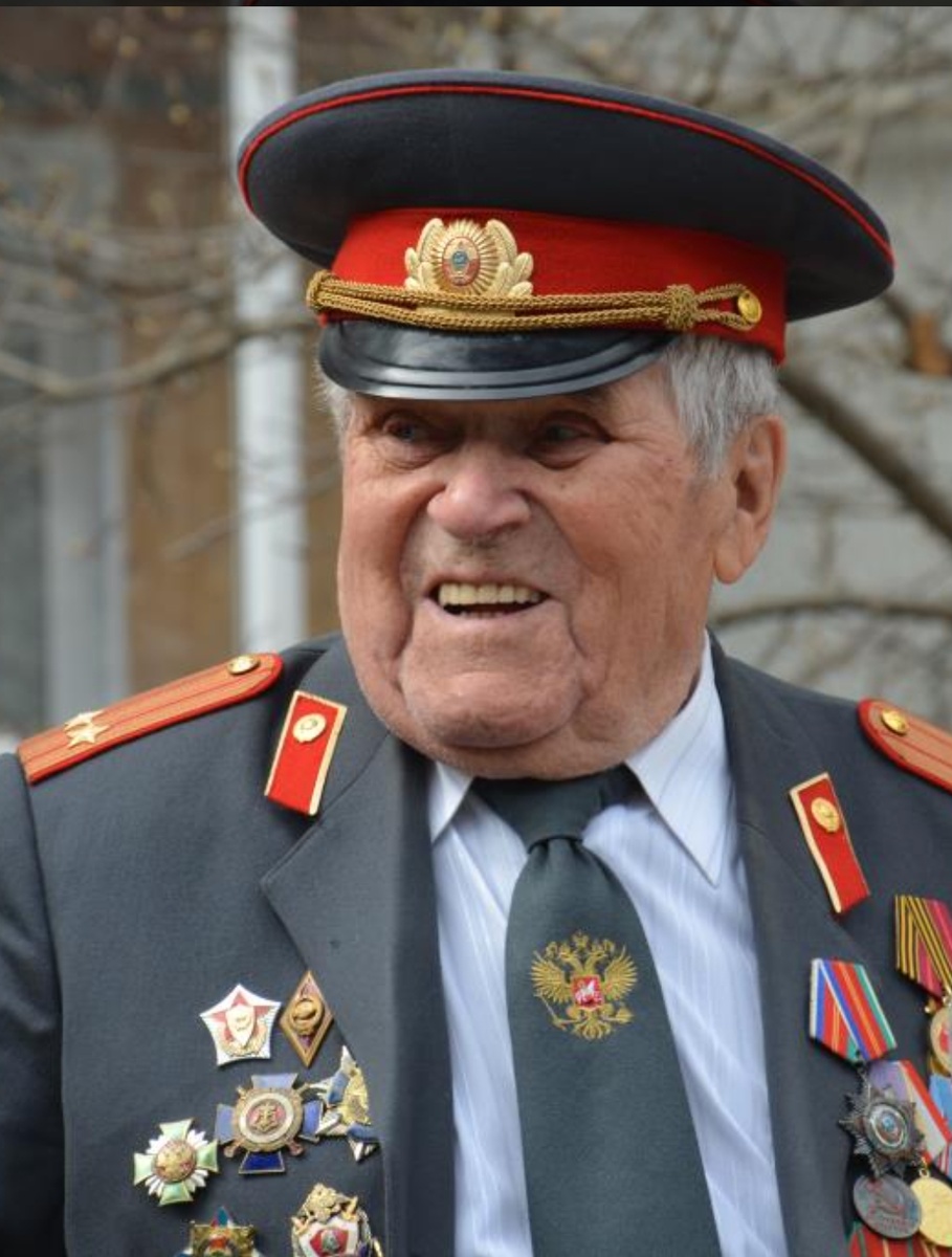 В этом году Вячеславу Алексеевичу исполняется 96 лет