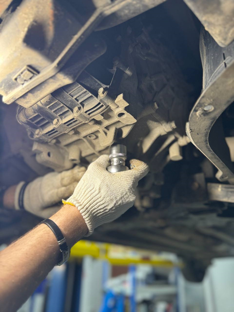 Откручиваем сливную пробку