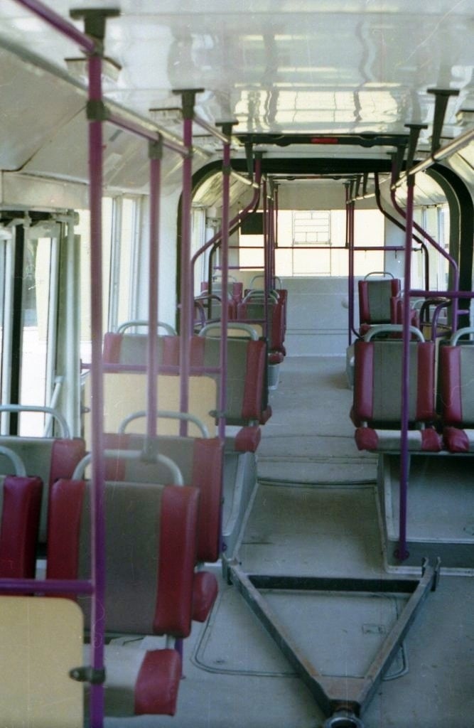 Салон ЗиУ-6206. Источник фото: transphoto.org