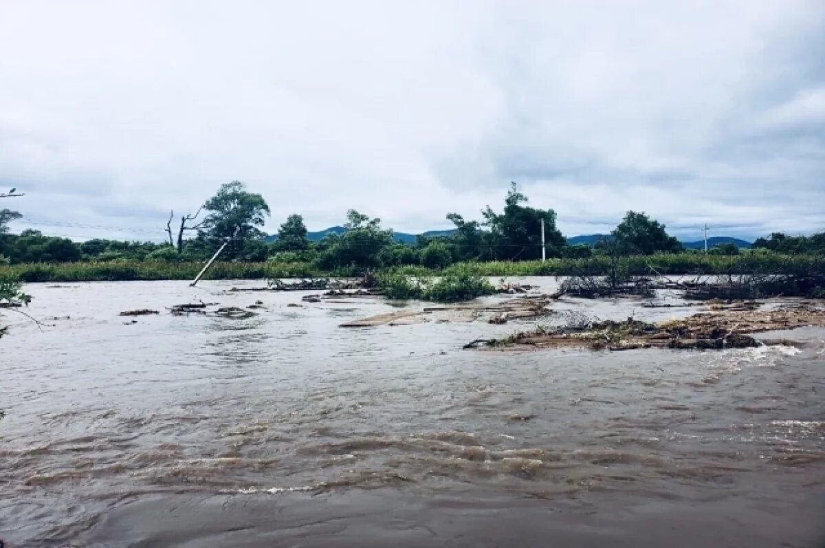    В Приморье отрезанным водой остается одно село