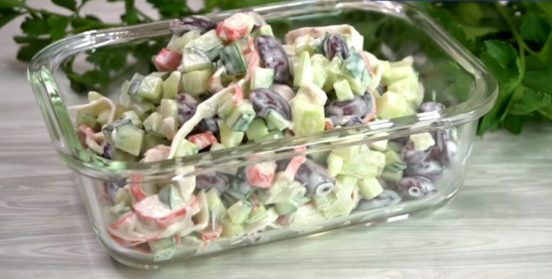 Новенький, вкуснейший салат из 3-х ингредиентов на скорую руку (БЕЗ ВАРКИ).