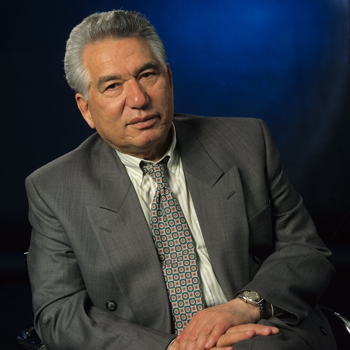 Чингиз Айтматов - киргизский писатель, писавший преимущественно на русском.