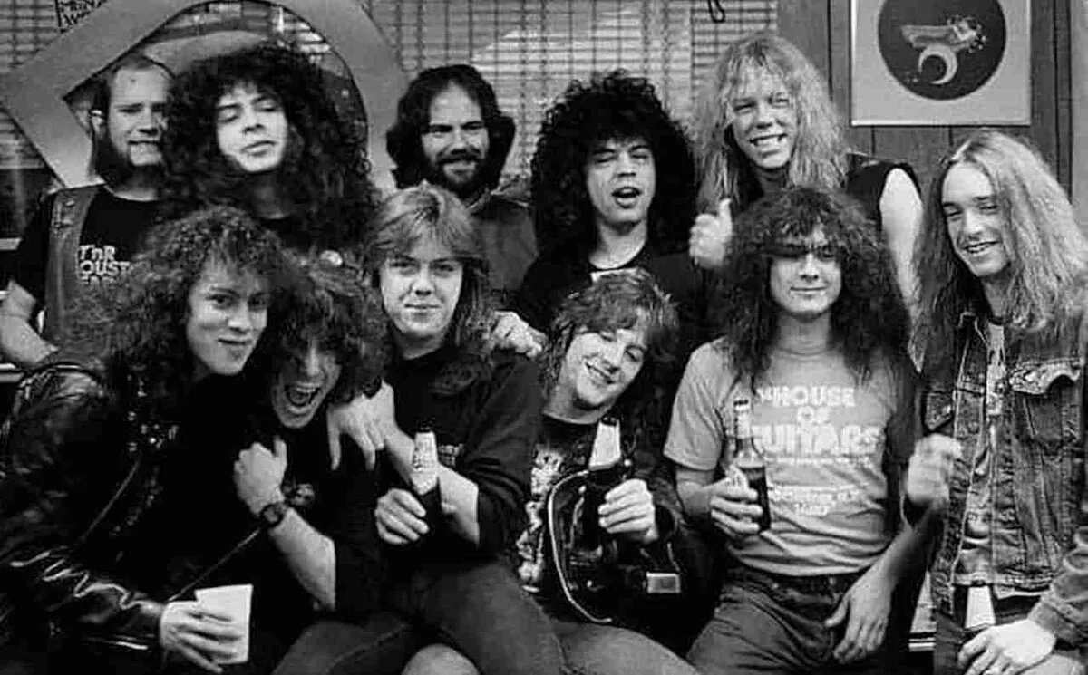 Armored Saint с Metallica в середине 80-х: Джон Буш (в первом ряду второй слева) 