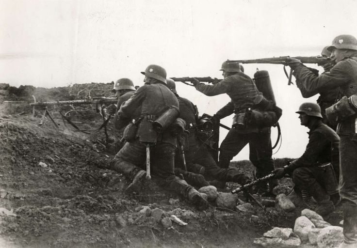 Немецкие солдаты на подступах к Ленинграду. Источник:Яндекс Картинки 