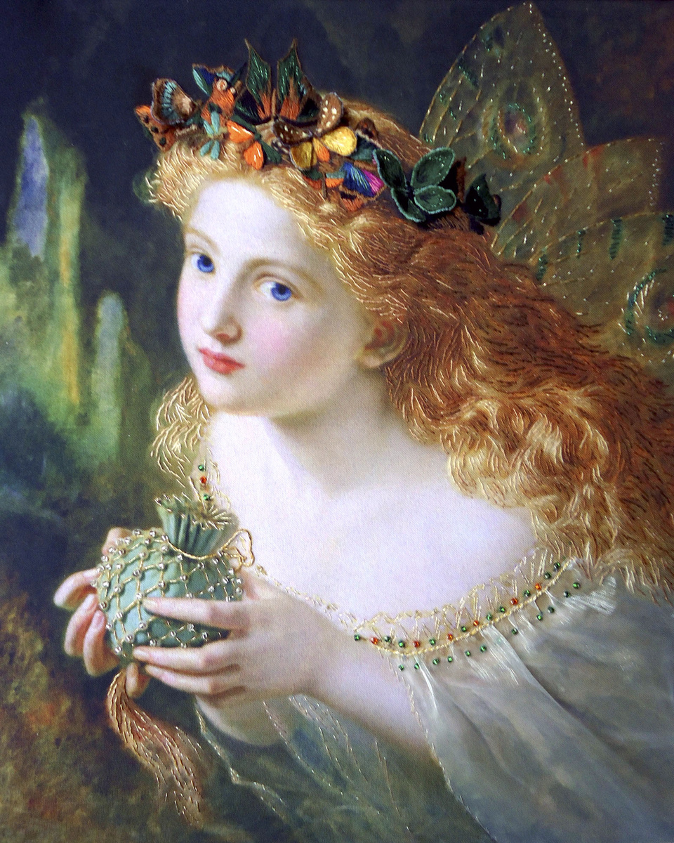 Крылья бабочек в венке на голове