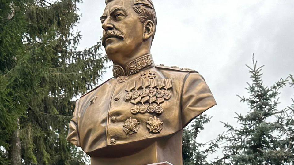 Ещё один памятник открыт Генералиссимусу Победы — Иосифу Сталину