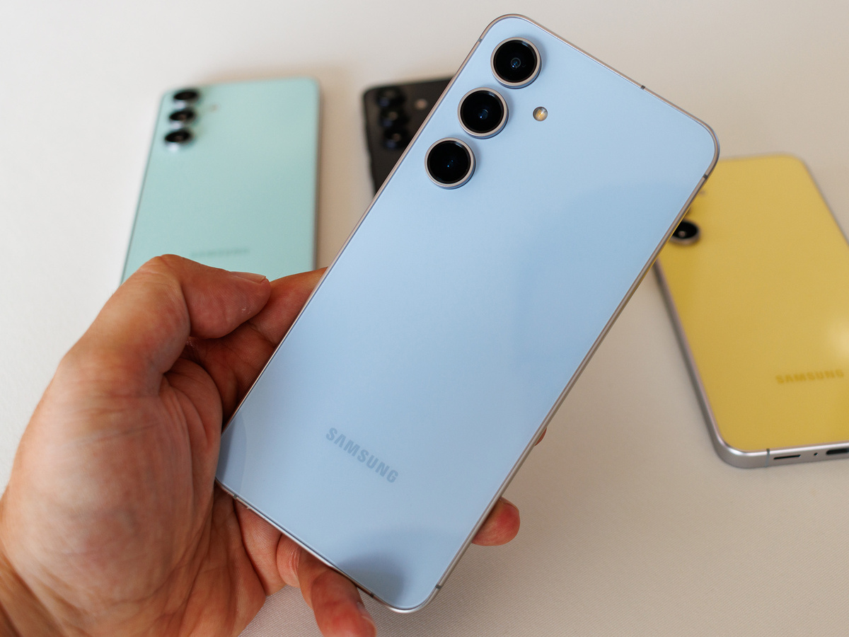 Samsung Galaxy S24 FE. Фото: Notebookcheck  📷
