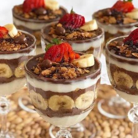 Десерты в стаканчиках