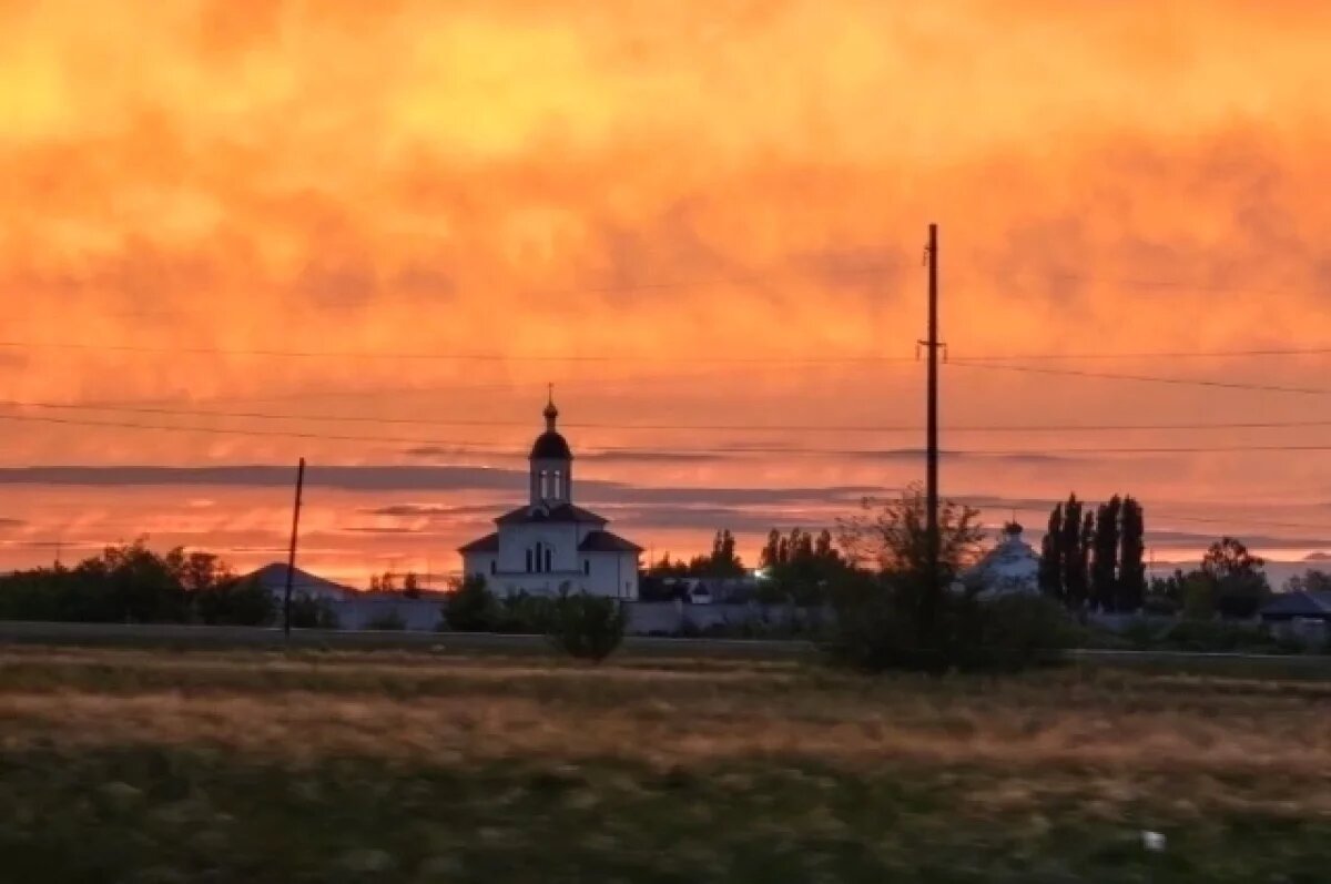    Видами неповторимого заката поделились волгоградцы