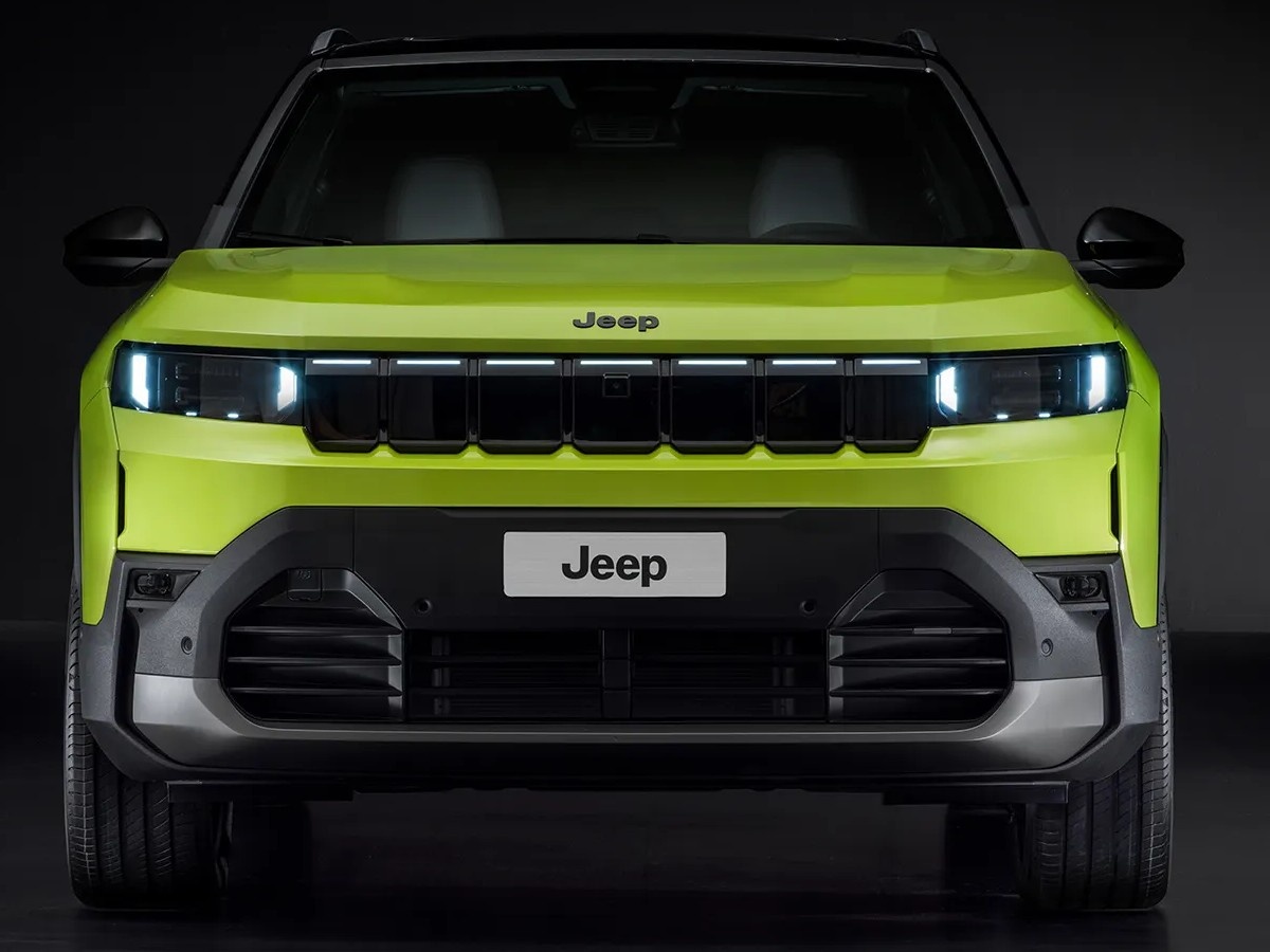    Jeep представила электрический внедорожник Compass