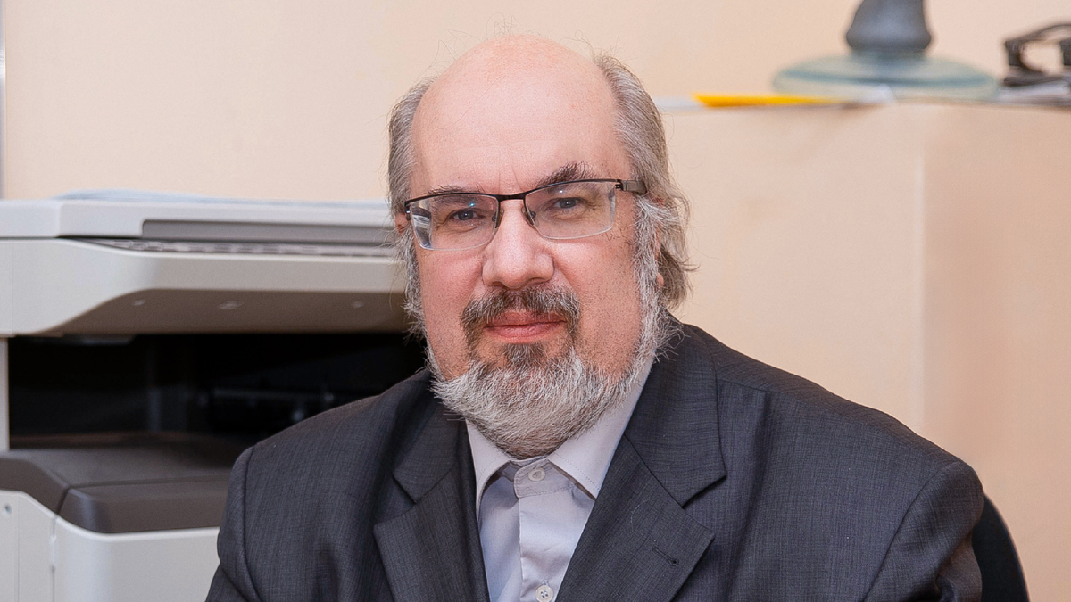 Валерий Сафонов, доцент кафедры электрических станций, сетей и систем электроснабжения ЮУрГУ