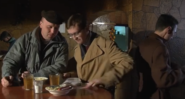 Молодой человек предложил водителю Парфёнову лотерейный билет, выигравший автомобиль. 