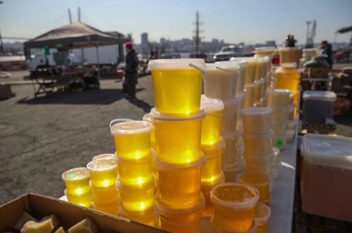    Пасечник объяснил тюменцам, как купить настоящий мёд