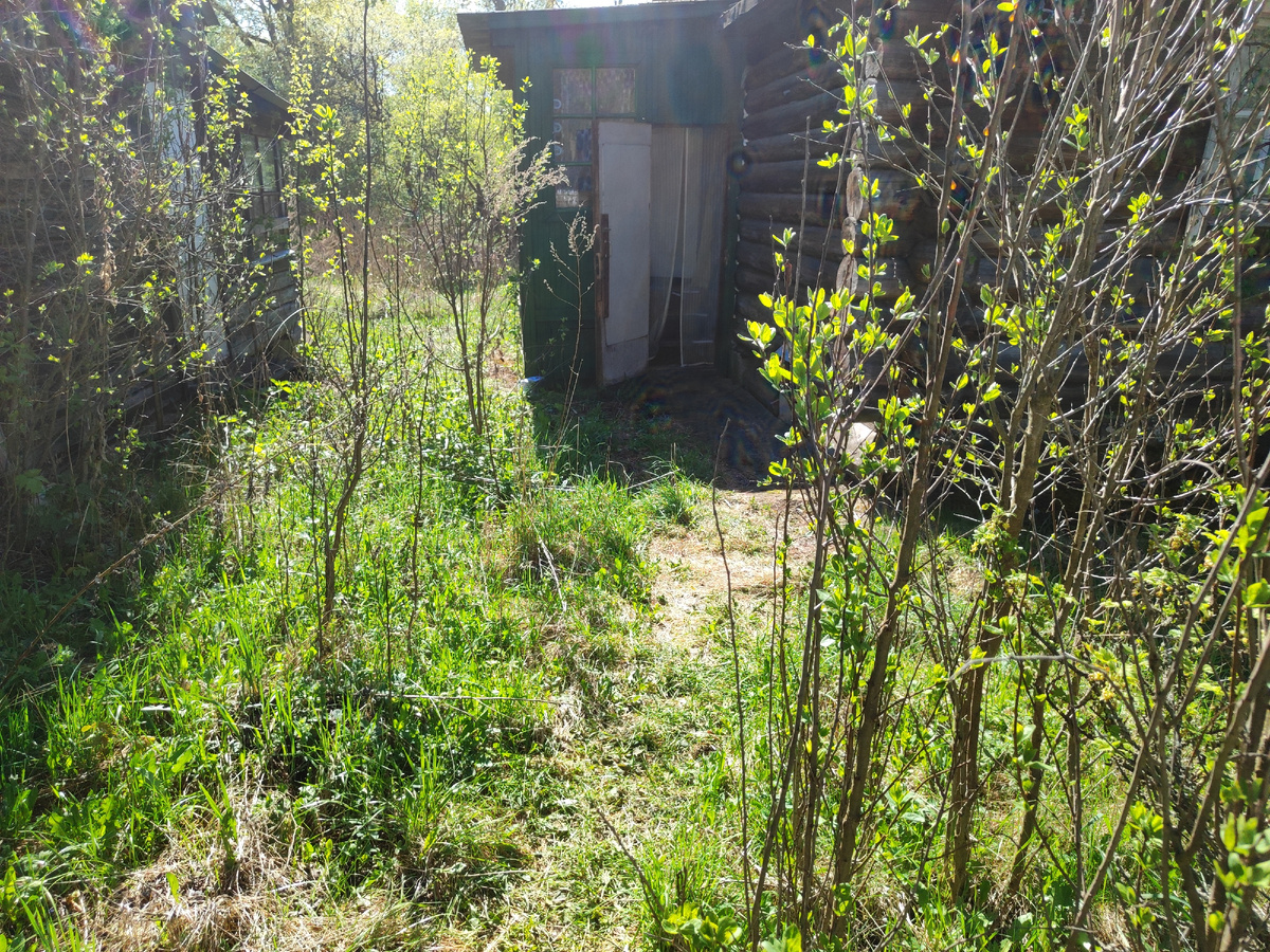 Тут стоит машина обычно 