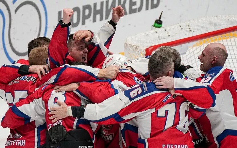    Любительская команда из Ижевска стала чемпионом Ночной хоккейной лиги