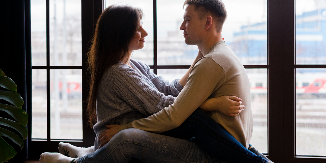 Пицца, плед и немного психологии. 5 секретиков стать желанным для противоположного пола