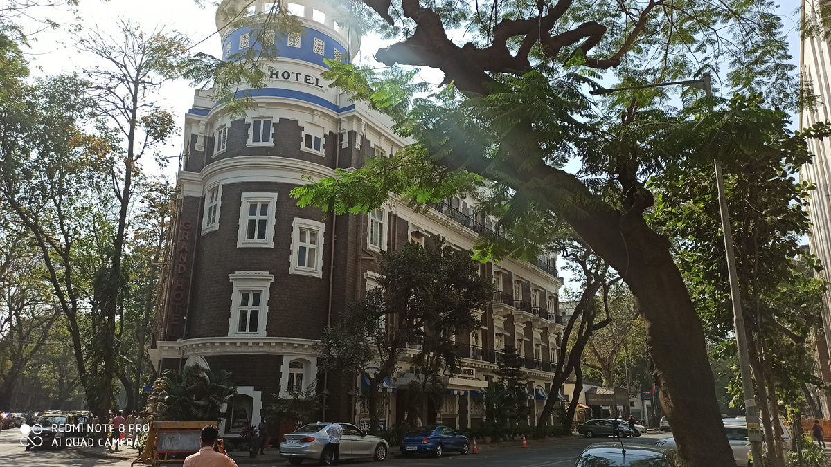 Отель Гранд утром