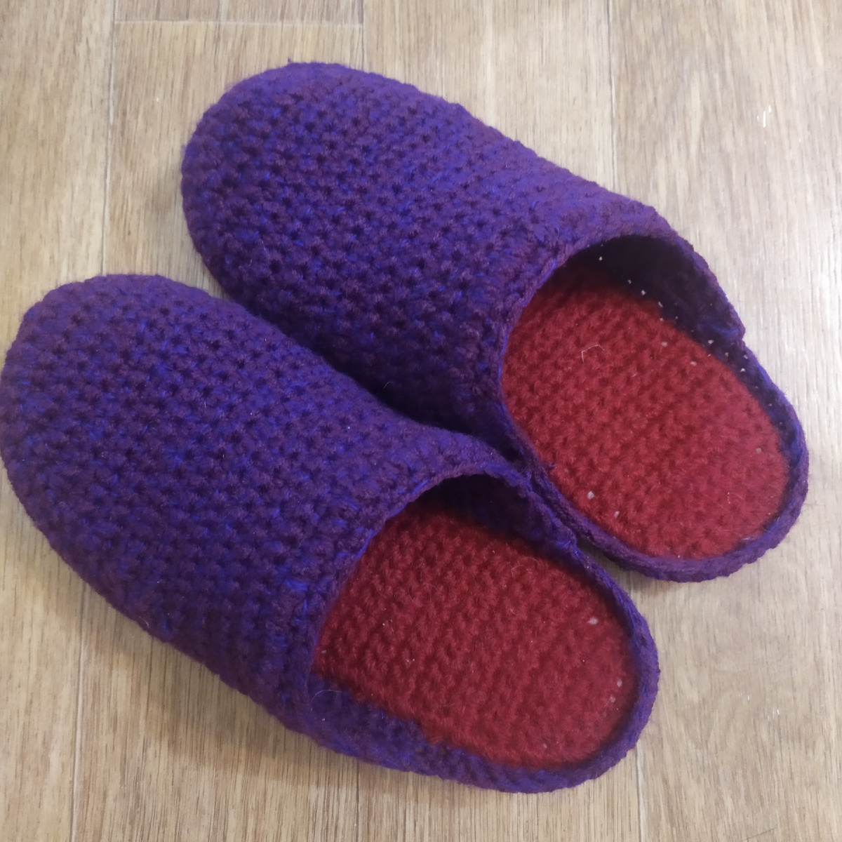 Тапочки на подошве.