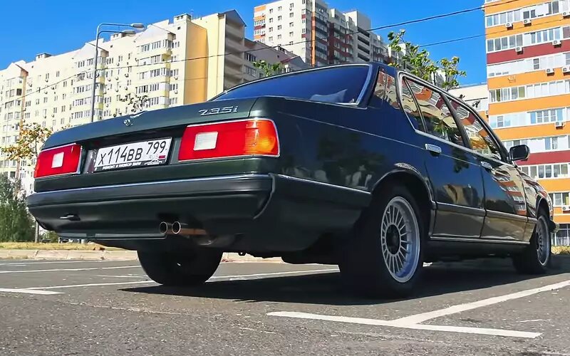    Снаряженная масса большого седана – всего 1530 кг.