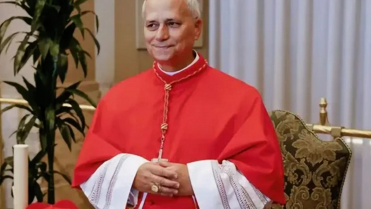 Новый Папа уже нацелил свое око на Россию 