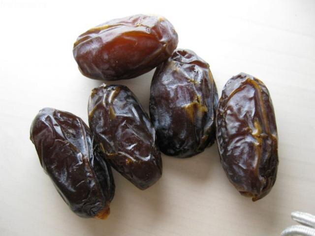 Как финики влияют на организм: польза, возможные риски и кому стоит быть осторожнее