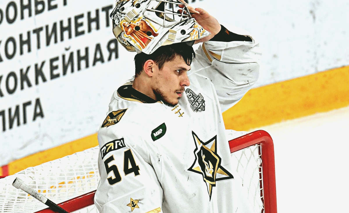 В хоккейном клубе из Владивостока Никита начал играть с сезона 2016/2017